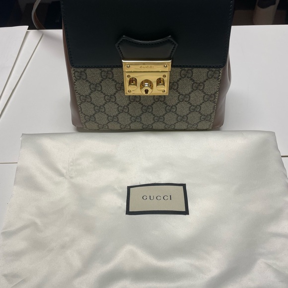 Gucci Padlock GG Supreme Convertible backpack/ crossbody. - Picture 13 of 15